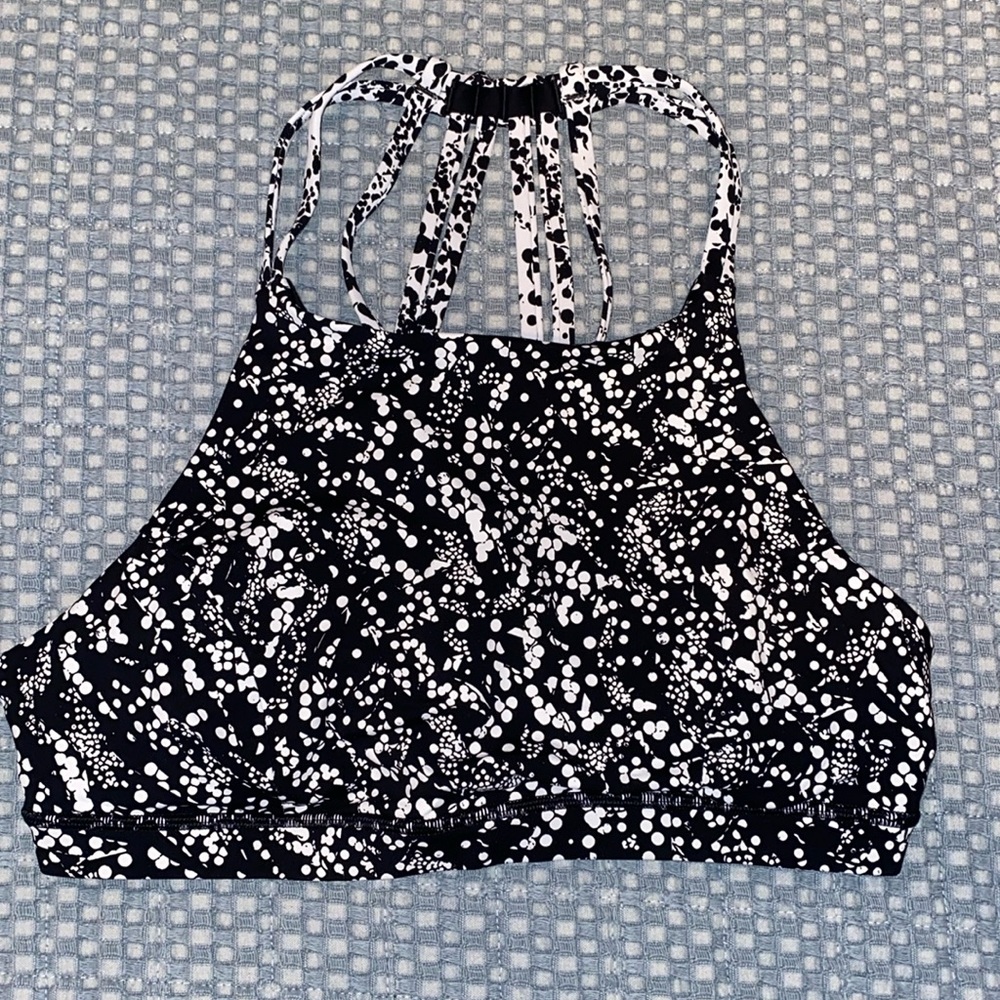 Lululemon sports bra
